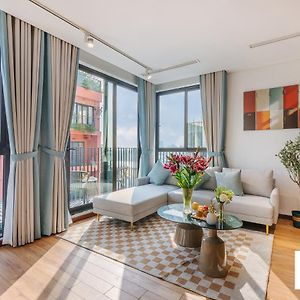 Margaery Boutique Apartment & Skyon9 Rooftop Bar